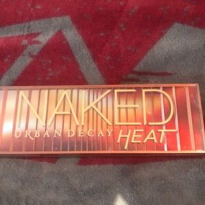 Urban Decay Naked Heat palette